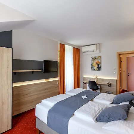 Vitalhotel Krainz Mit Nebenhaus Familien Oase Loipersdorf bei Fuerstenfeld