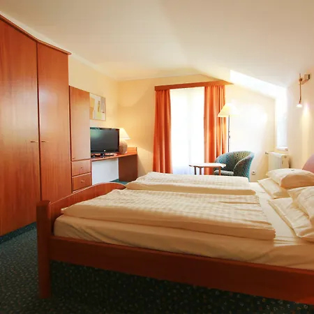 Vitalhotel Krainz Mit Nebenhaus Familien Oase Hotel Fürstenfeld